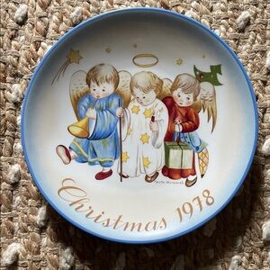 Hummel-Vintage Hummel Christmas 1978 Decorative Plate - Blue and White